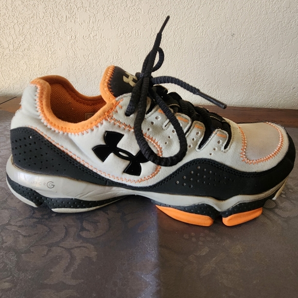 Under Armour - Micro G Defend - Aluminum / Vivid Black Men's Size 8.5 - Picture 5 of 10